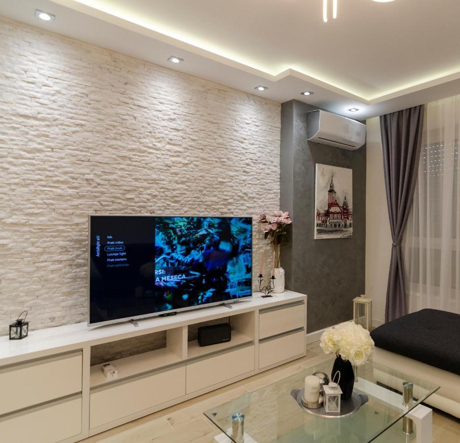 Apartman Mdb Lux 수보티차 외부 사진